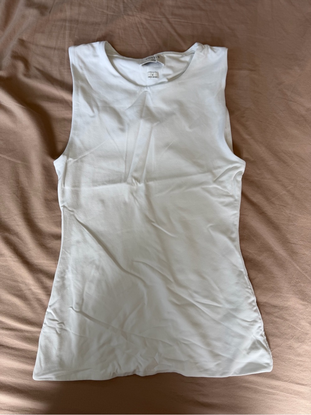 Aritzia CONTOUR WHITE TANK SIZE SMALL
